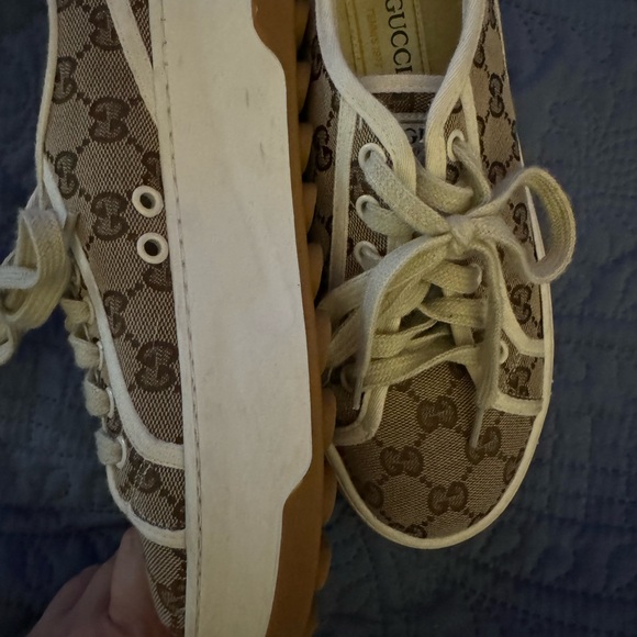 Designer Sneaker size 39 EUR 7.5/8 US - Picture 3 of 4